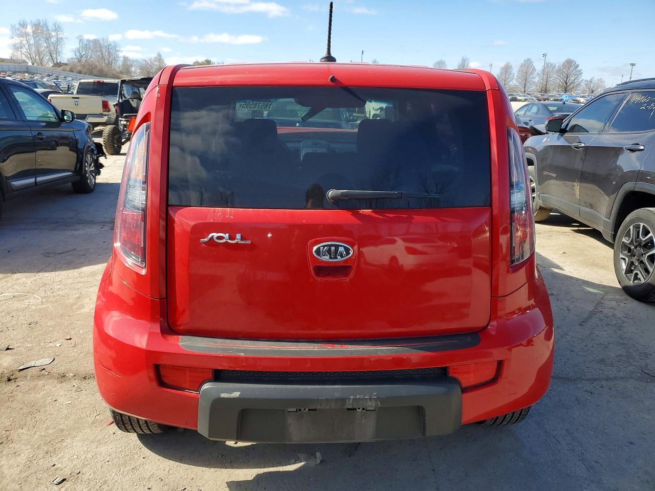 2011 KIA Soul +