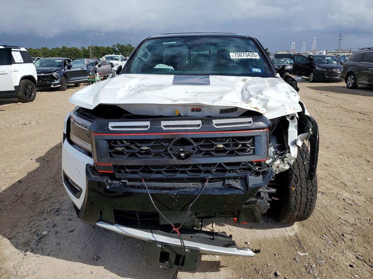 2025 Nissan Frontier s