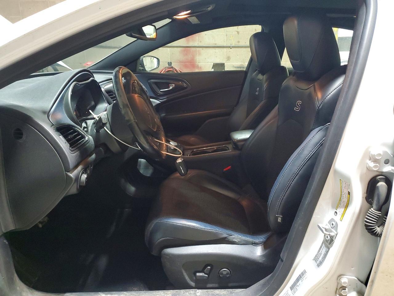 2015 Chrysler 200 s