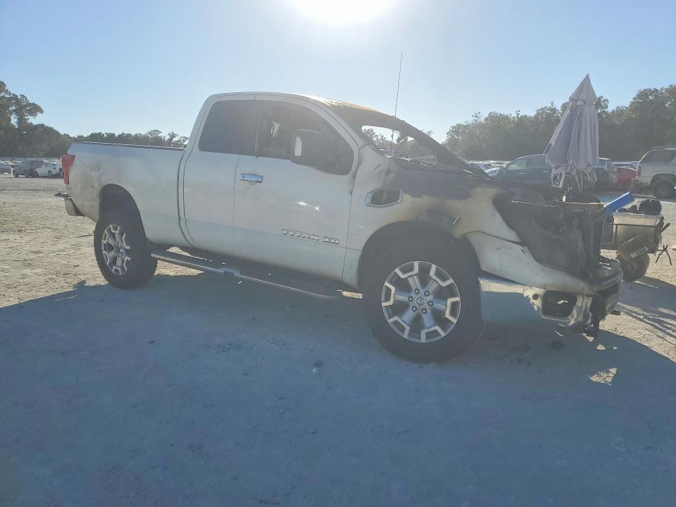 2017 Nissan Titan xd sv