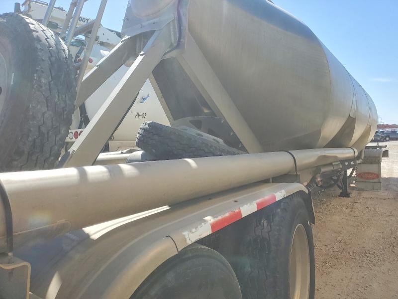 2016 Trail King Pneumatic DRY Bulk Trailer