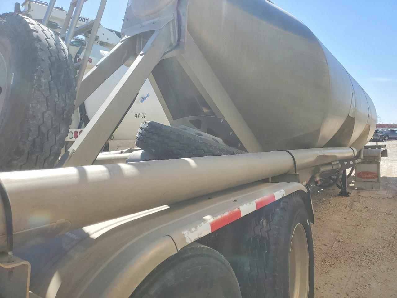 2016 Trail King Pneumatic DRY Bulk Trailer