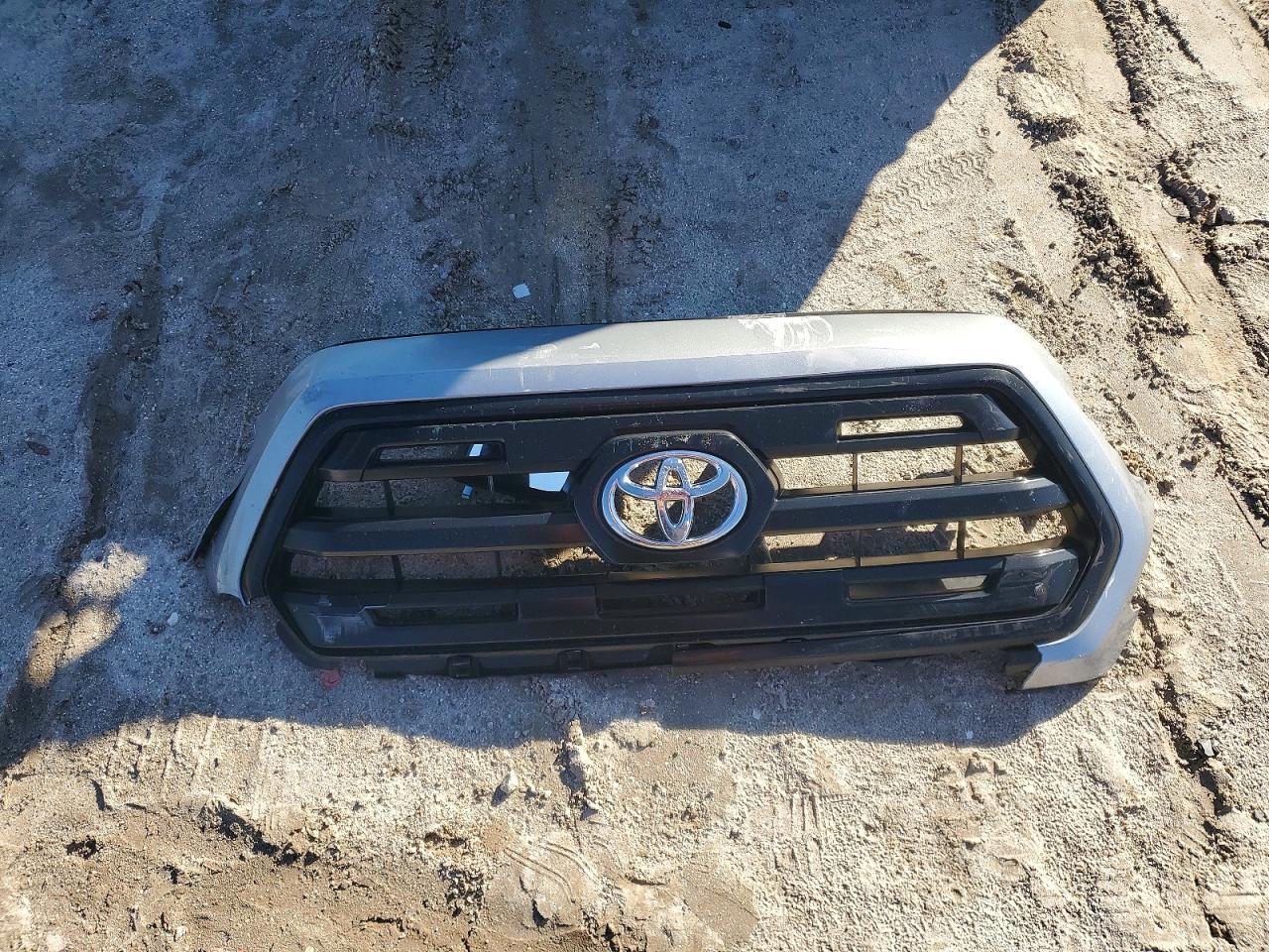 2017 Toyota Tacoma SR