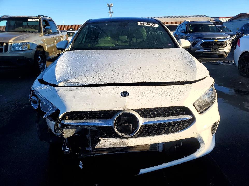 2021 Mercedes-Benz A 220