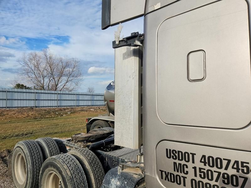 2018 Freightliner Cascadia 125