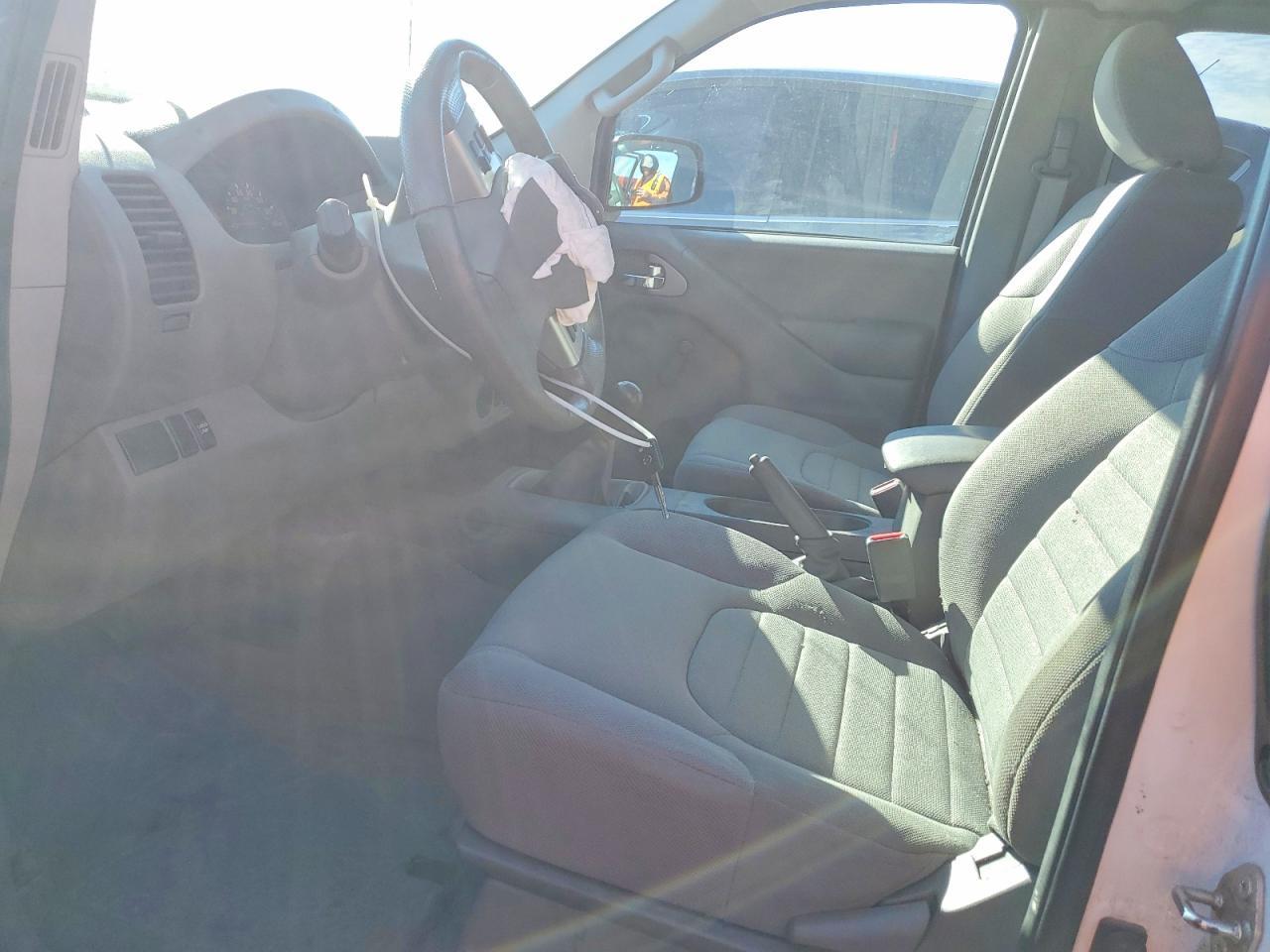 2016 Nissan Frontier s