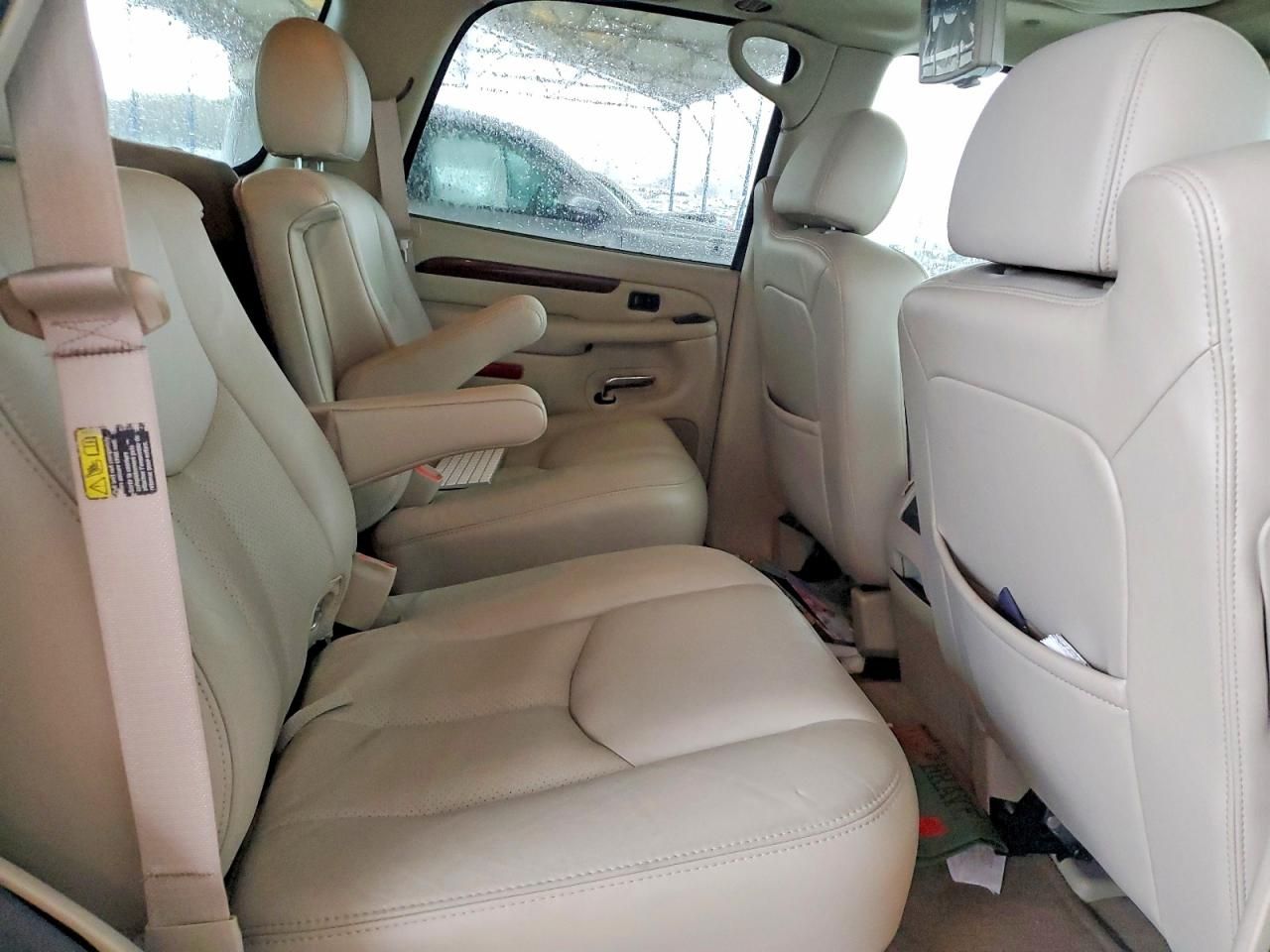 2004 Cadillac Escalade Luxury