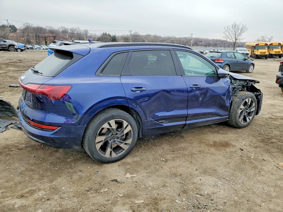 2022 Audi E-tron Premium