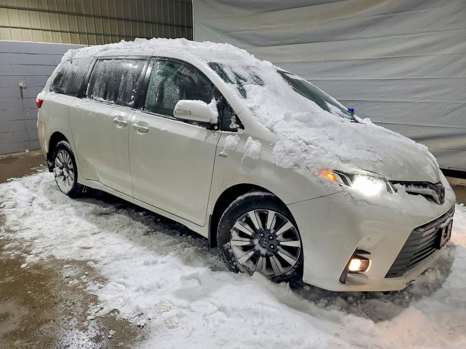 2019 Toyota Sienna xle