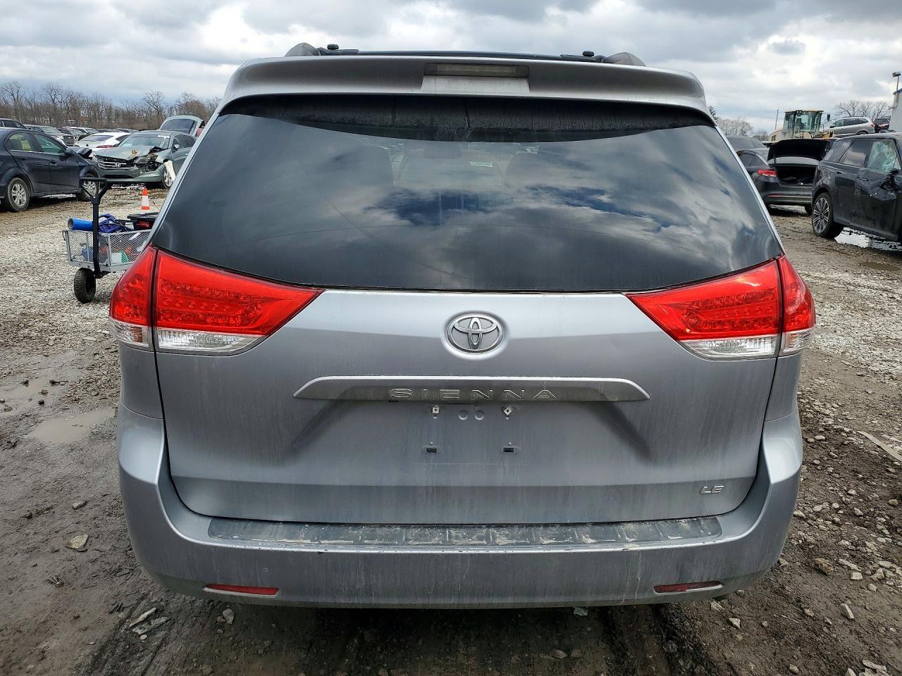 2013 Toyota Sienna LE