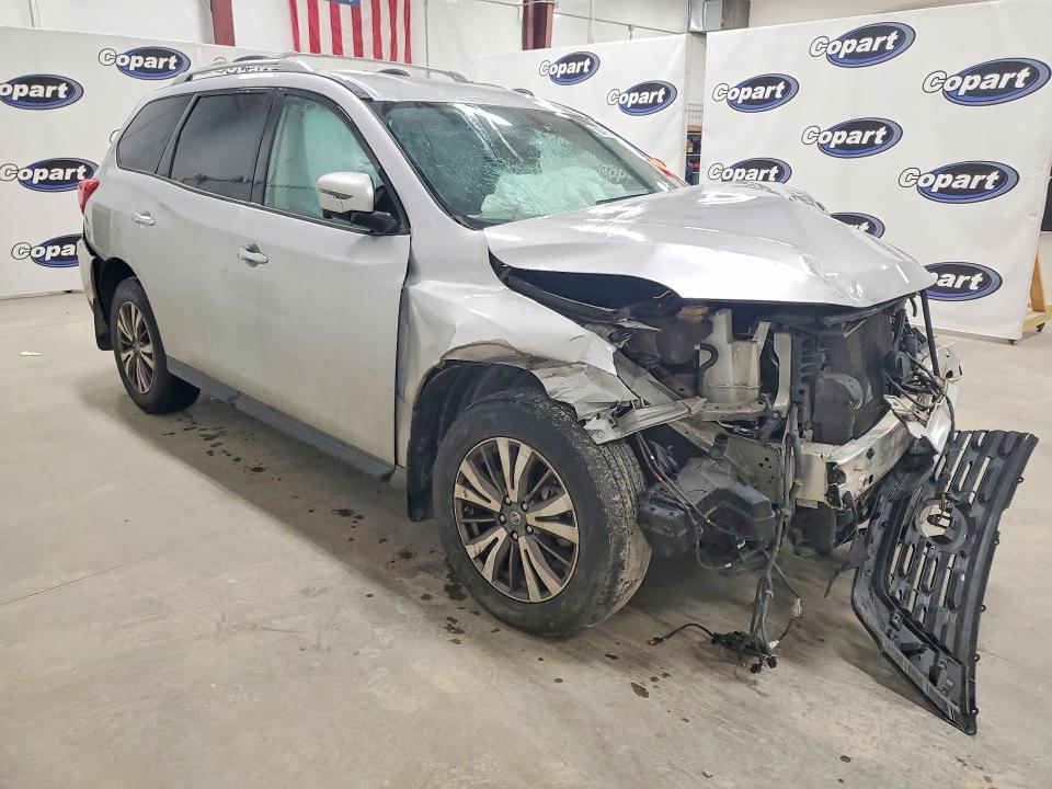 2017 Nissan Pathfinder sl