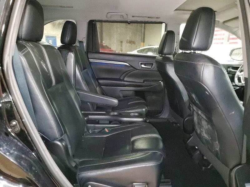 2017 Toyota Highlander se
