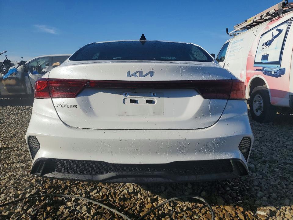 2023 KIA Forte lxs
