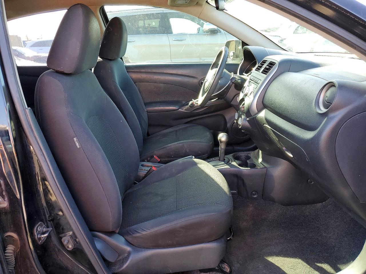 2013 Nissan Versa s