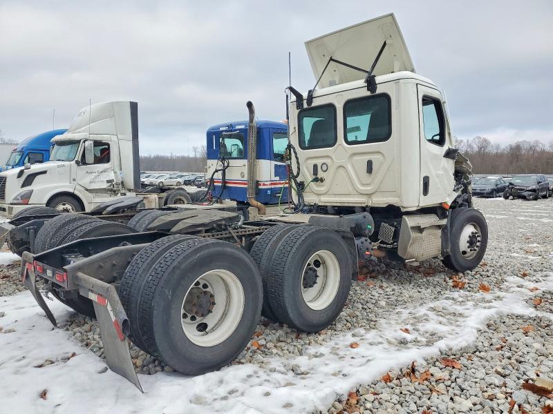 2025 Freightliner Cascadia Semi Truck
