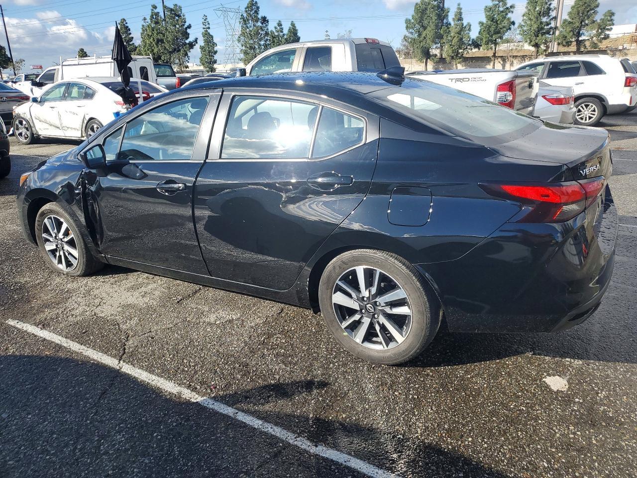 2025 Nissan Versa sv