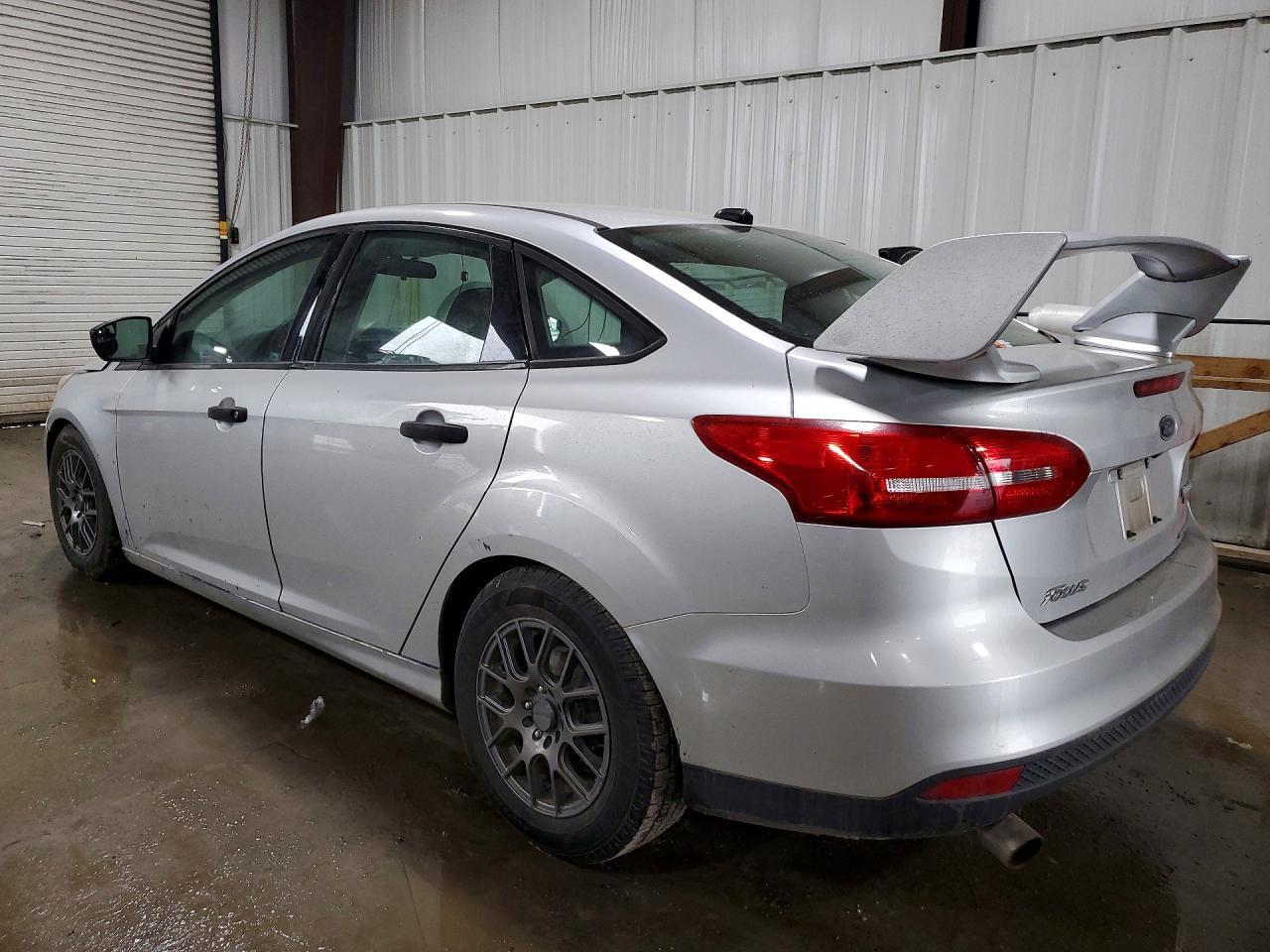 2016 Ford Focus s