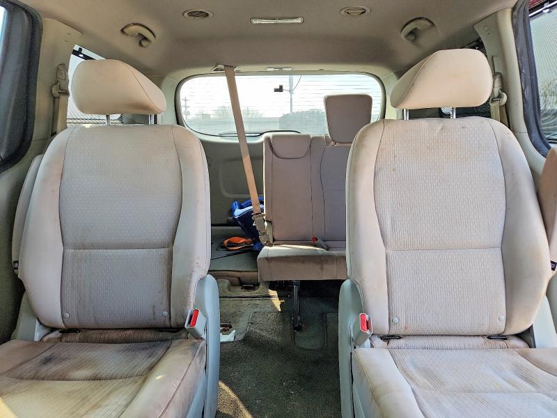 2016 KIA Sedona lx