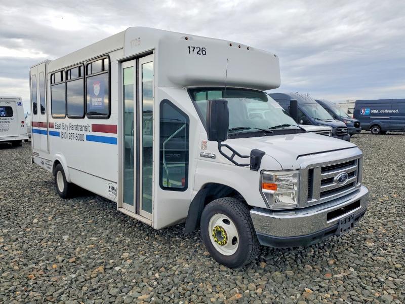 2017 Ford Econoline-bus