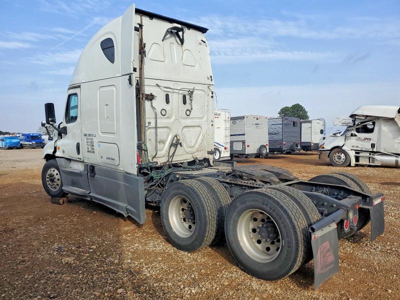 2018 Freigliner 2018 Freightliner Cascadia 125 Semi Truck