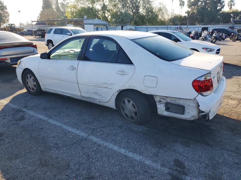 2005 Toyota Camry le