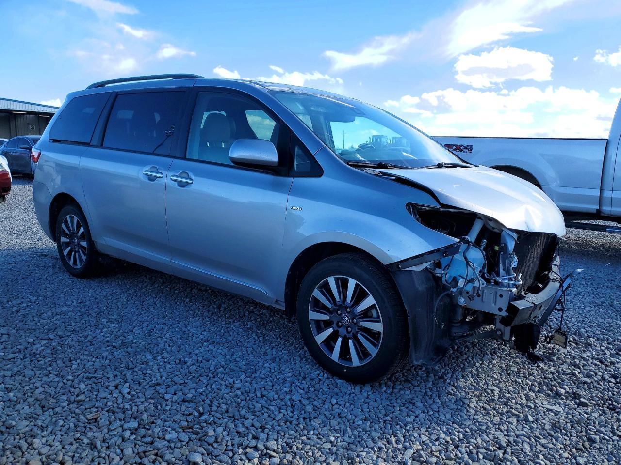 2018 Toyota Sienna xle