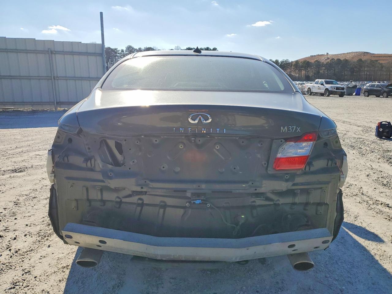 2011 Infiniti M37 x
