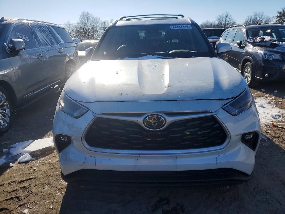 2022 Toyota Highlander xle