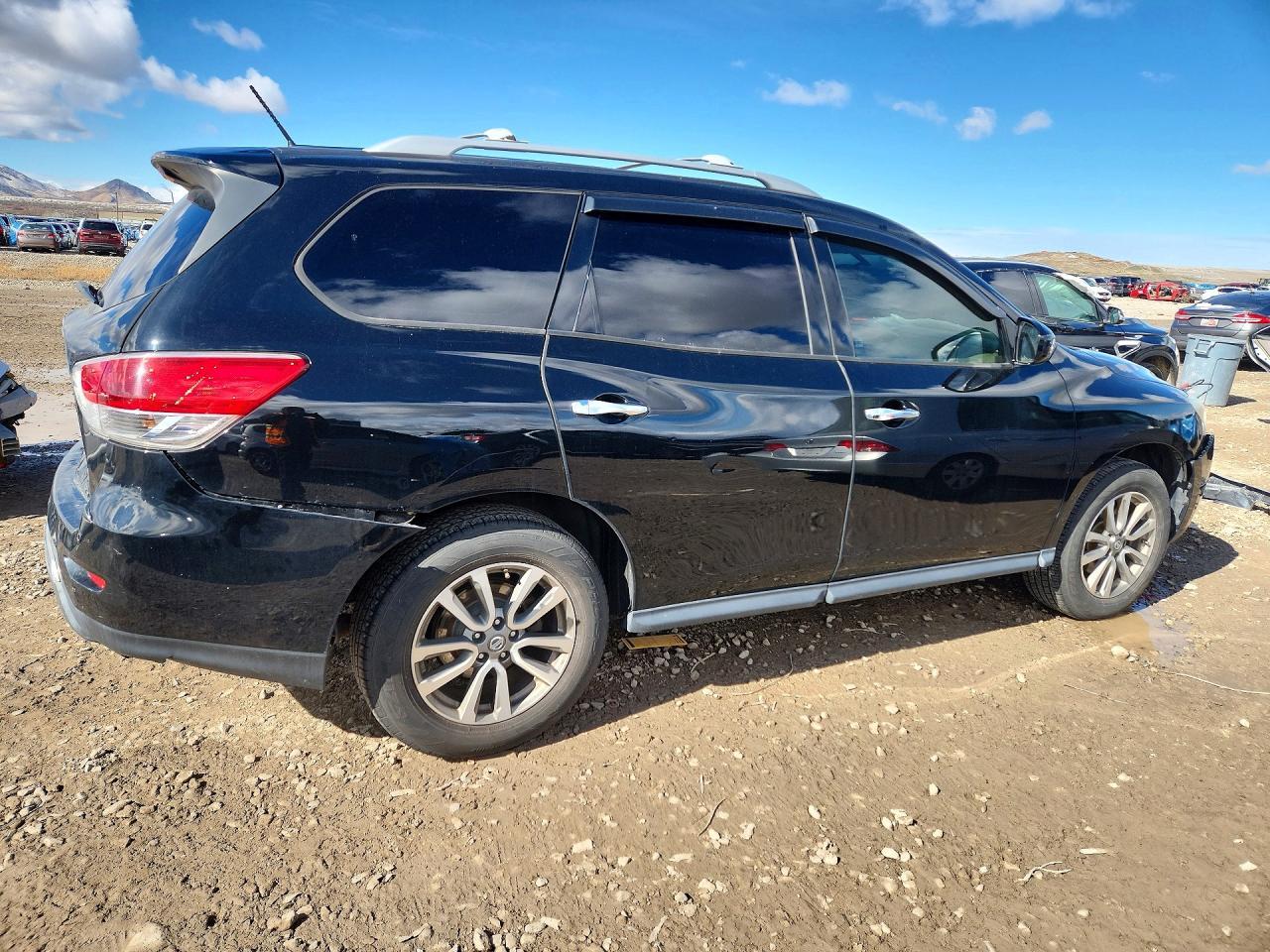 2013 Nissan Pathfinder s