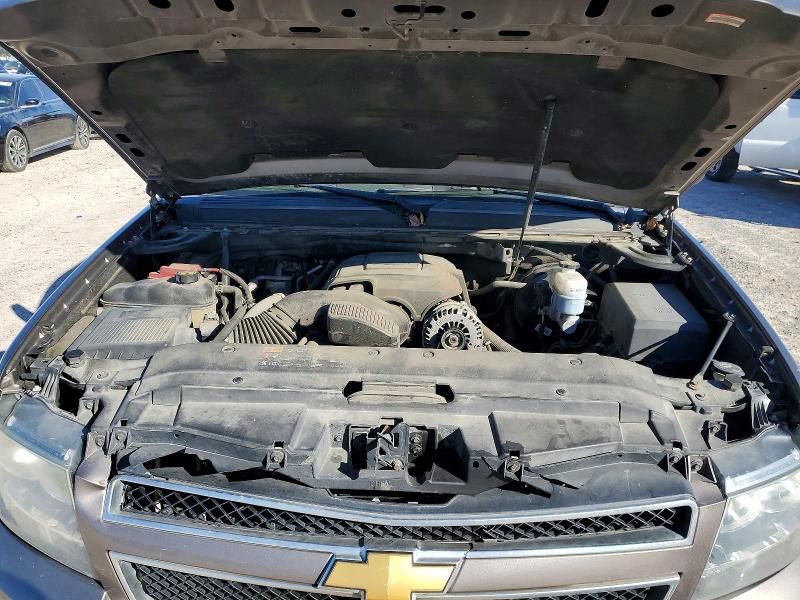 2013 Chevrolet Suburban C1500 lt