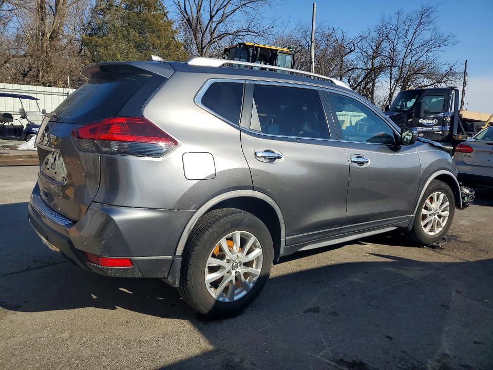 2020 Nissan Rogue sv