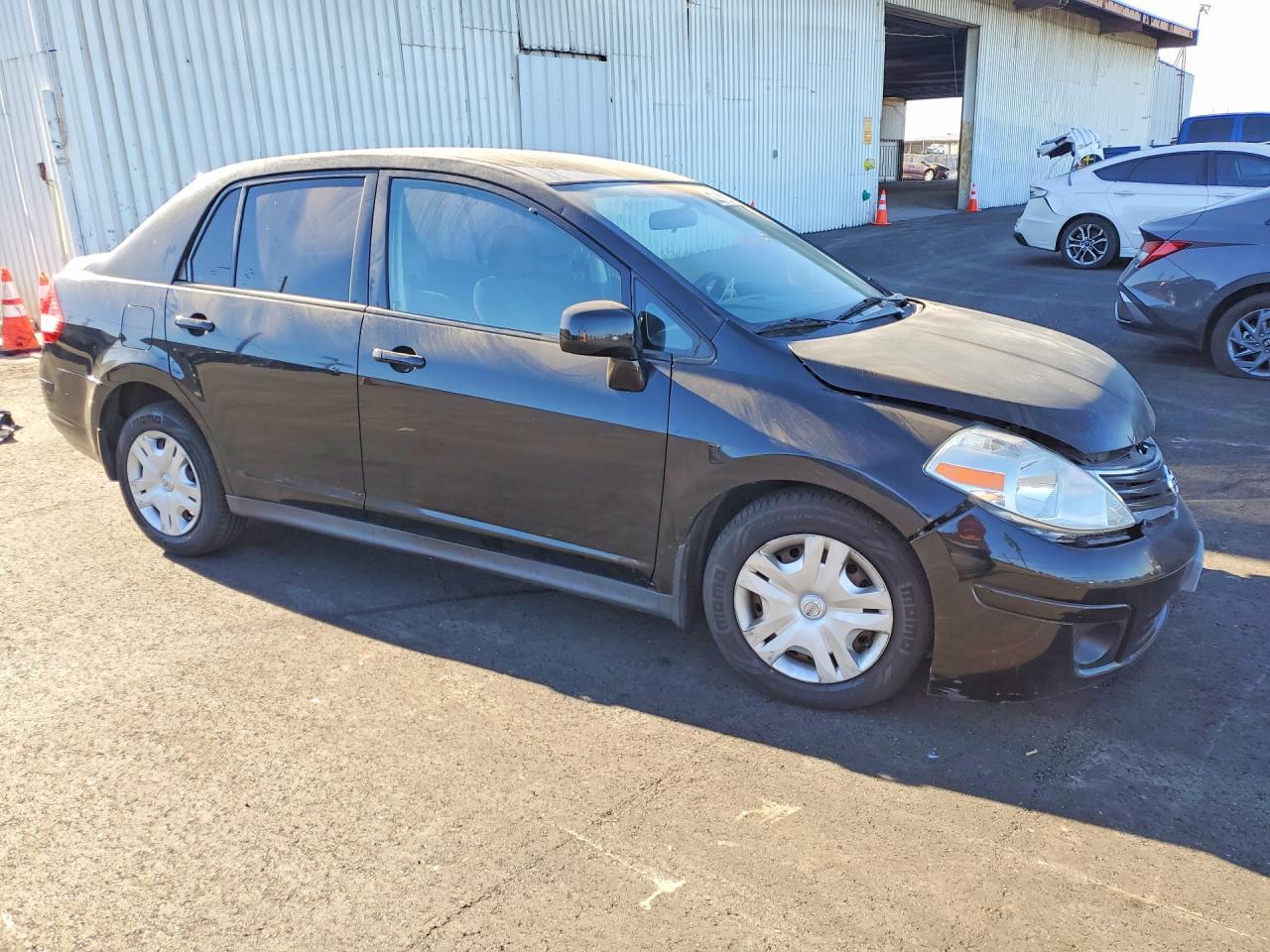 2010 Niss Versa