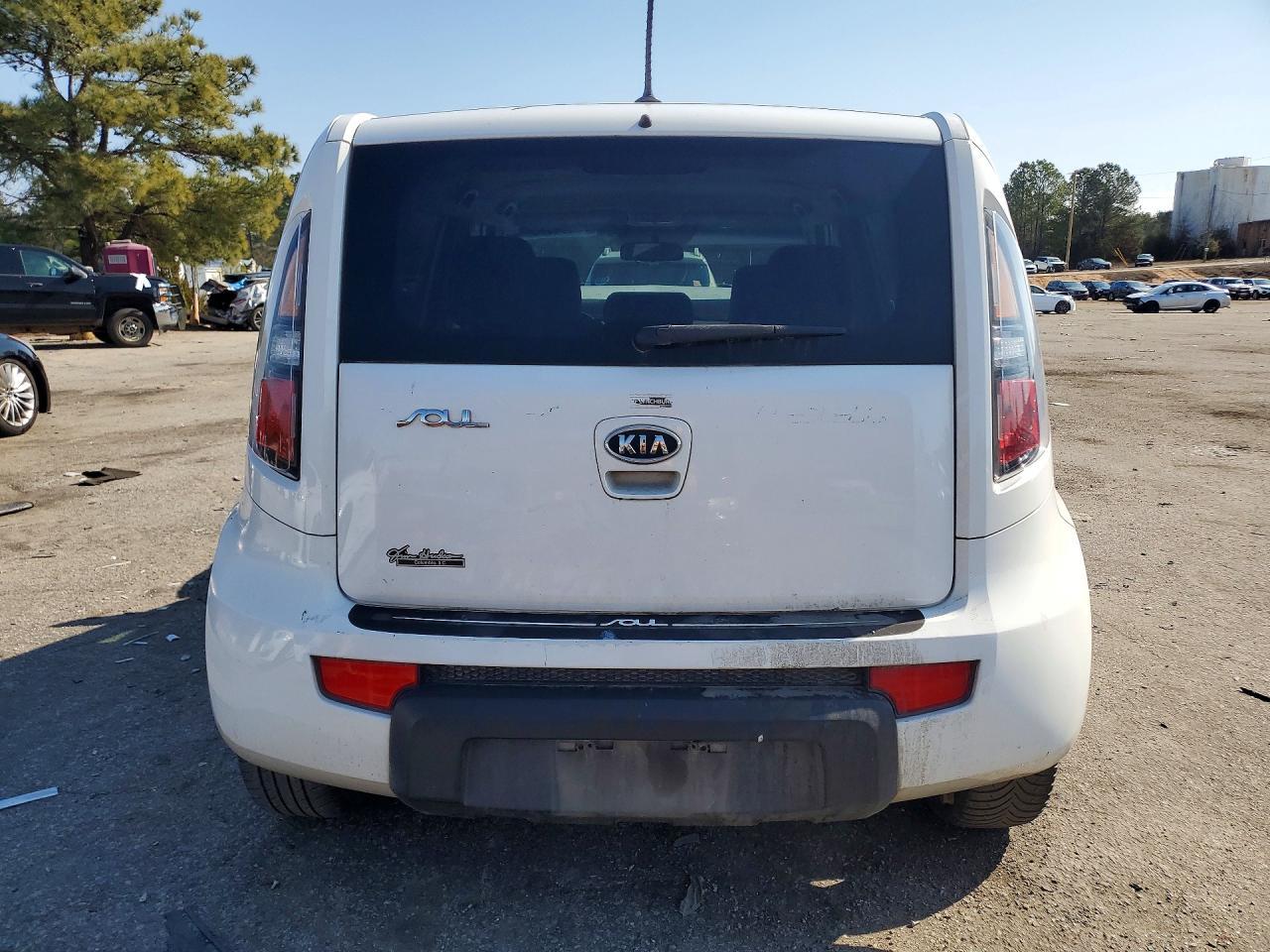 2011 KIA Soul +