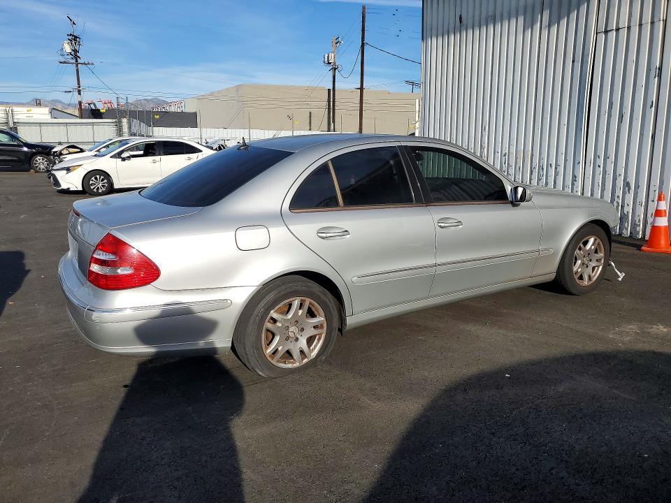 2003 Mercedes-Benz E 320