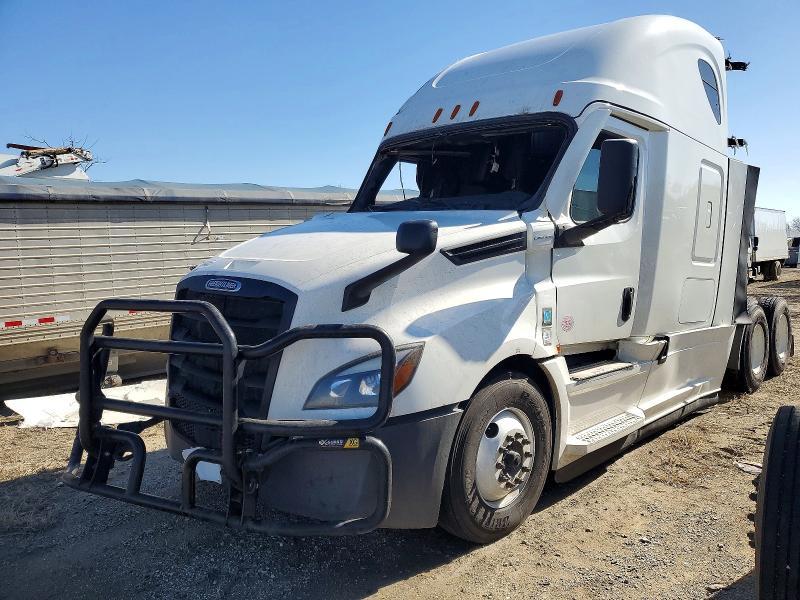 2023 Freigliner 2023 Freightliner Cascadia 126 Semi Truck