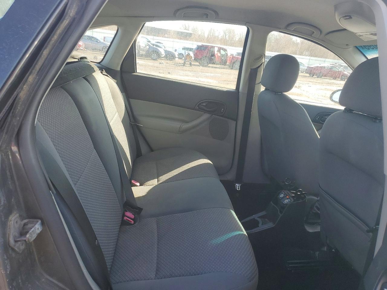 2005 Ford Focus ZX5