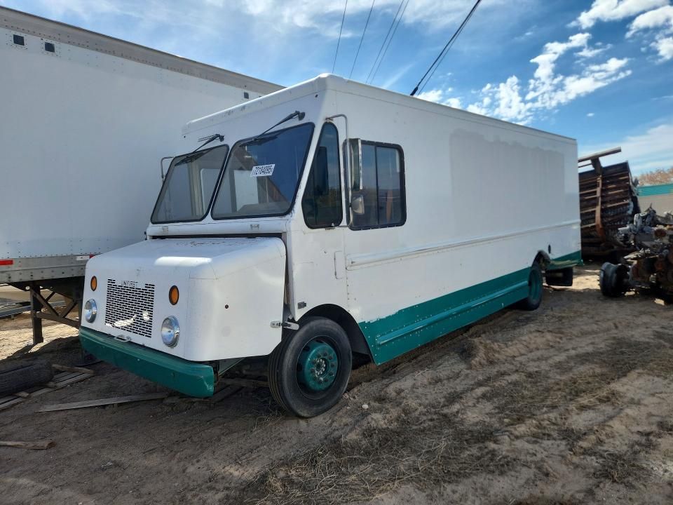 2009 Workhorse Custom Chassis 2009 Workhorse W42 Delivery Truck