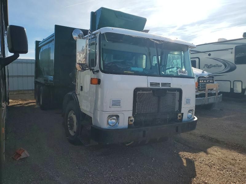 2009 Autocar Llc 2009 Autocar Xpeditor Refuse Truck