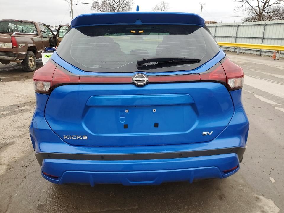 2022 Nissan Kicks sv