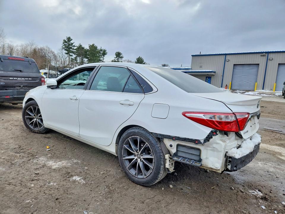 2016 Toyota Camry le