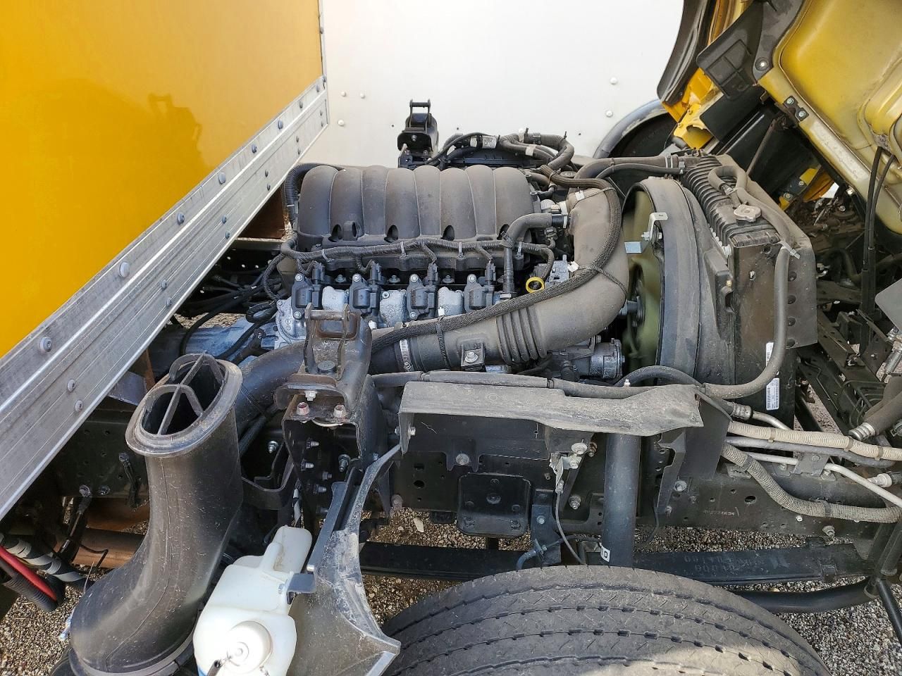 2024 Isuzu NPR HD BOX Truck