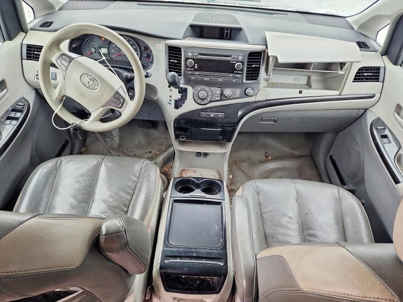 2011 Toyota Sienna le