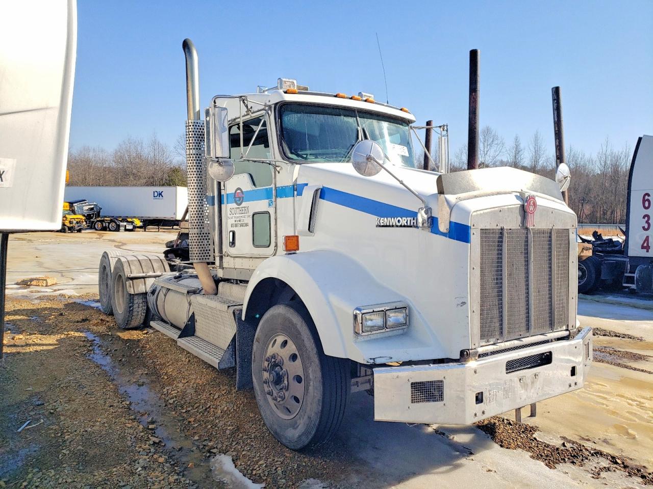 2015 Kenworth T880 Semi Truck