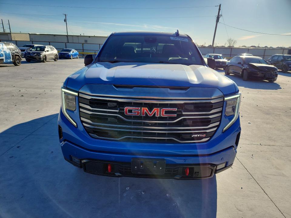 2023 GMC Sierra K1500 AT4