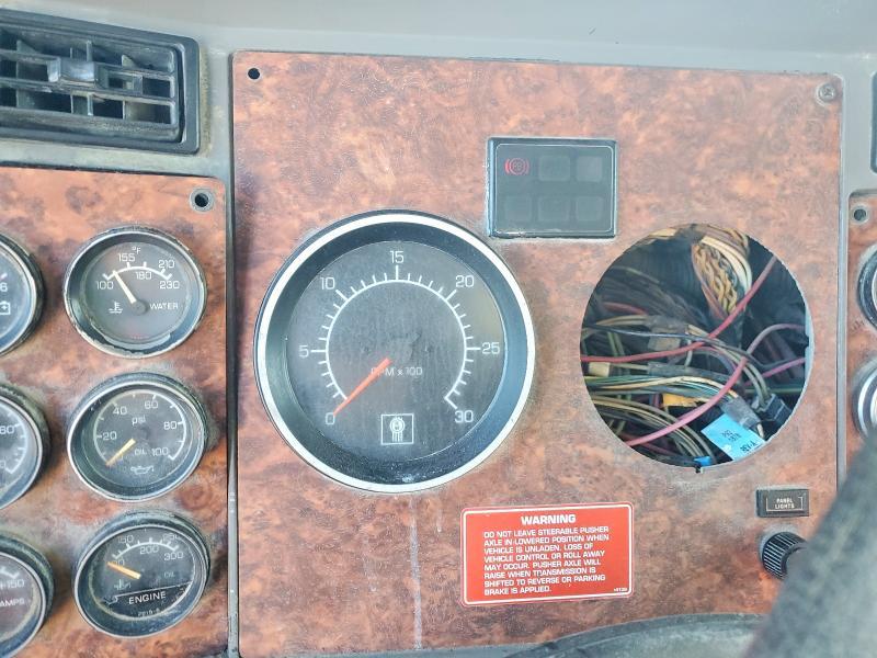 2005 Kenworth T800 Dump Truck