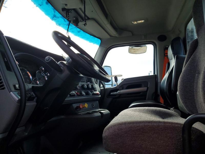 2020 Kenworth Construction T680