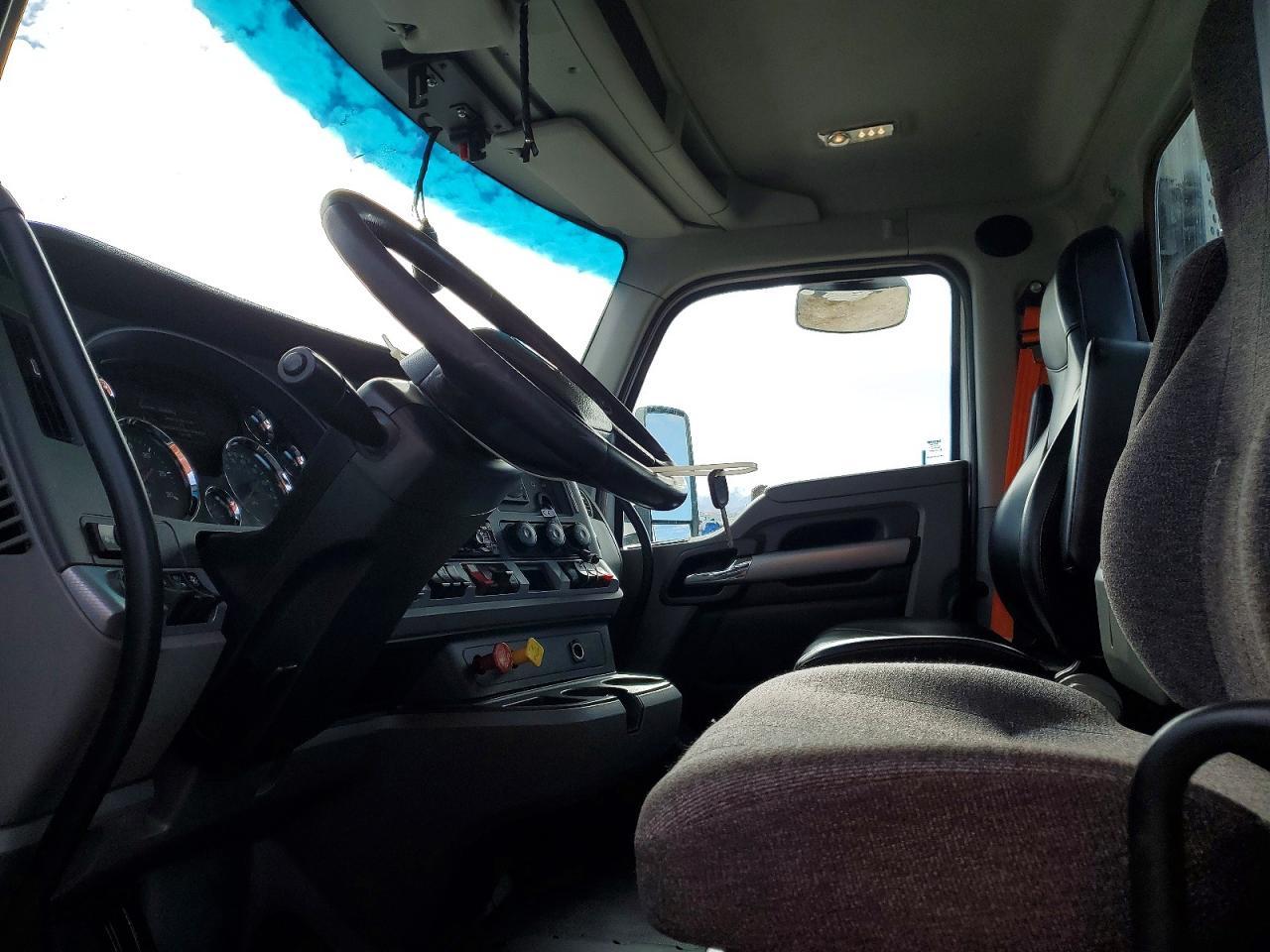 2020 Kenworth Construction T680