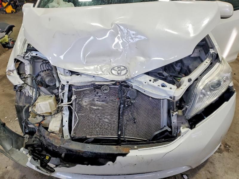 2015 Toyota Sienna xle