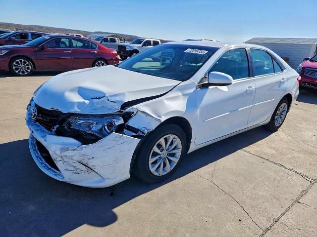 2015 Toyota Camry le