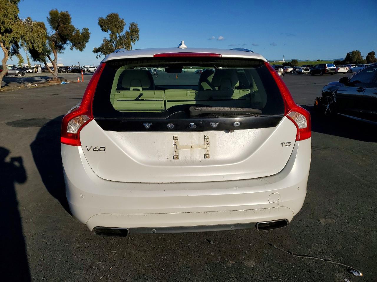 2015 Volvo V60 Premier